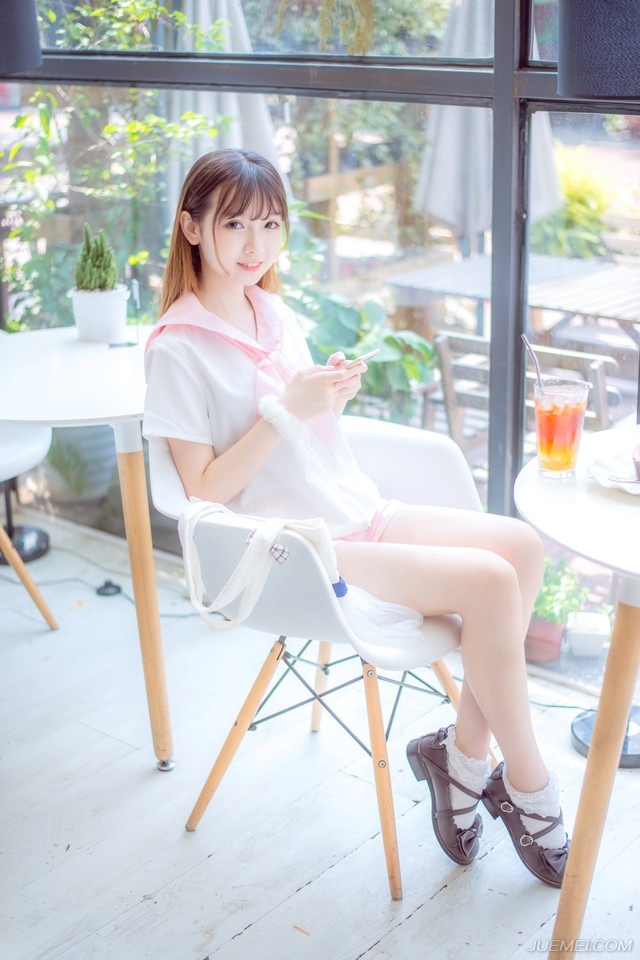 “嘿。”吕蒙冷笑一声，看向陈到：“今日吕某前来，不为别的，只为都督复仇，你陈到便是第一个，我要用你们荆州众将的人头，祭奠都督在天之灵！”